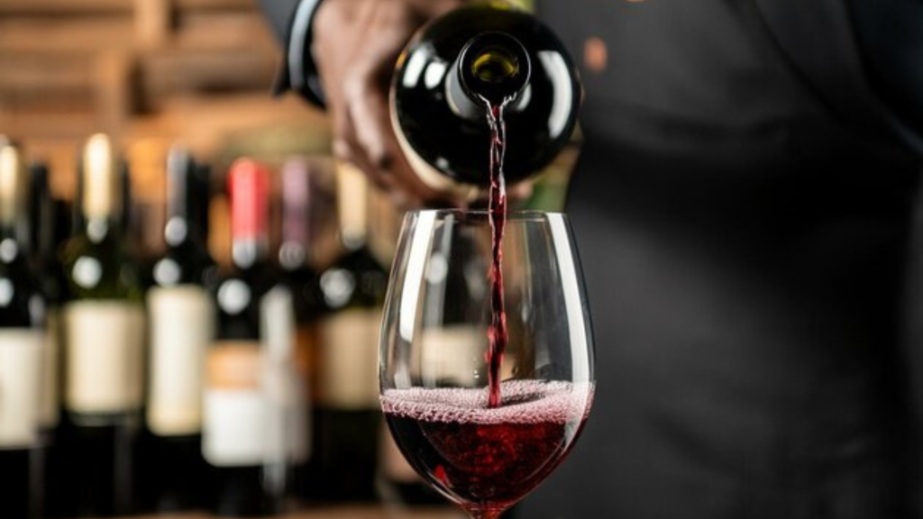 Por que alguns vinhos secam a boca? Entenda o papel dos taninos no vinho